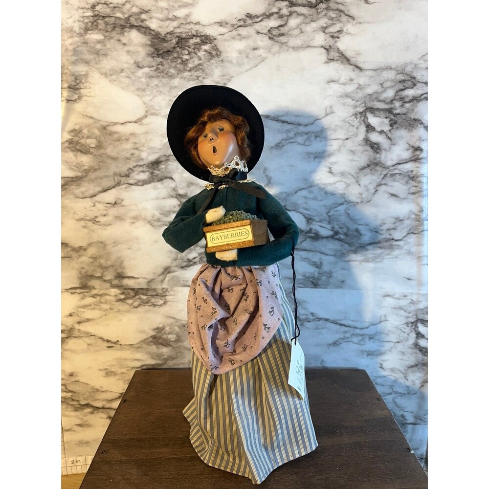 Byers Choice  2001  Made for Yankee Candle Woman with Bayberries